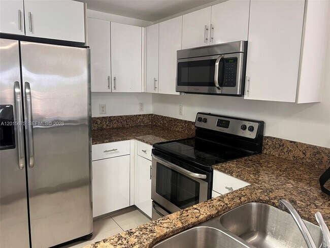 Foto del edificio - 2300 NW 7th St