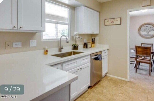 Building Photo - 1245 E Hermosa Dr