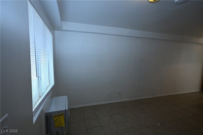 Building Photo - 3017 E Carey Ave