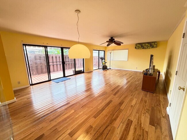 Foto del edificio - 2 Bedroom 1.5 Bathroom 2 Parkings at Nuuanu Streamside Spacious Ground Floor Unit Available Now!