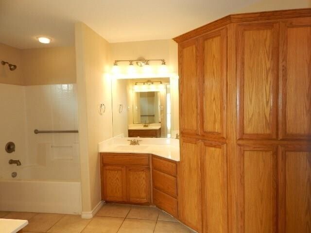 Building Photo - 6806 Windy Creek Dr