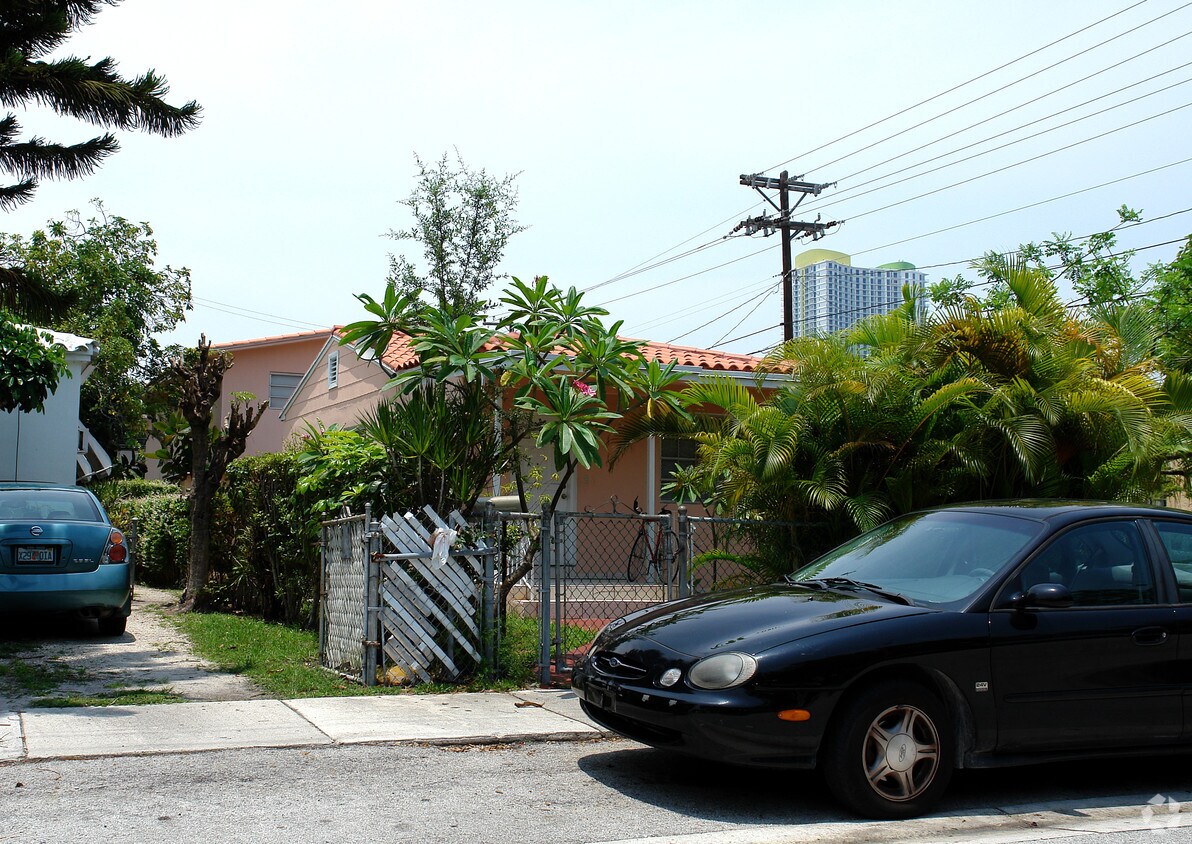 Foto del edificio - 401 SW 11th St