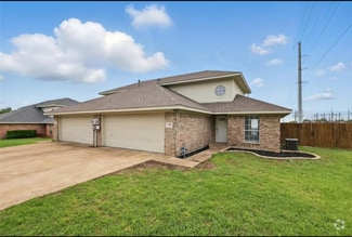 Building Photo - 310 California Dr