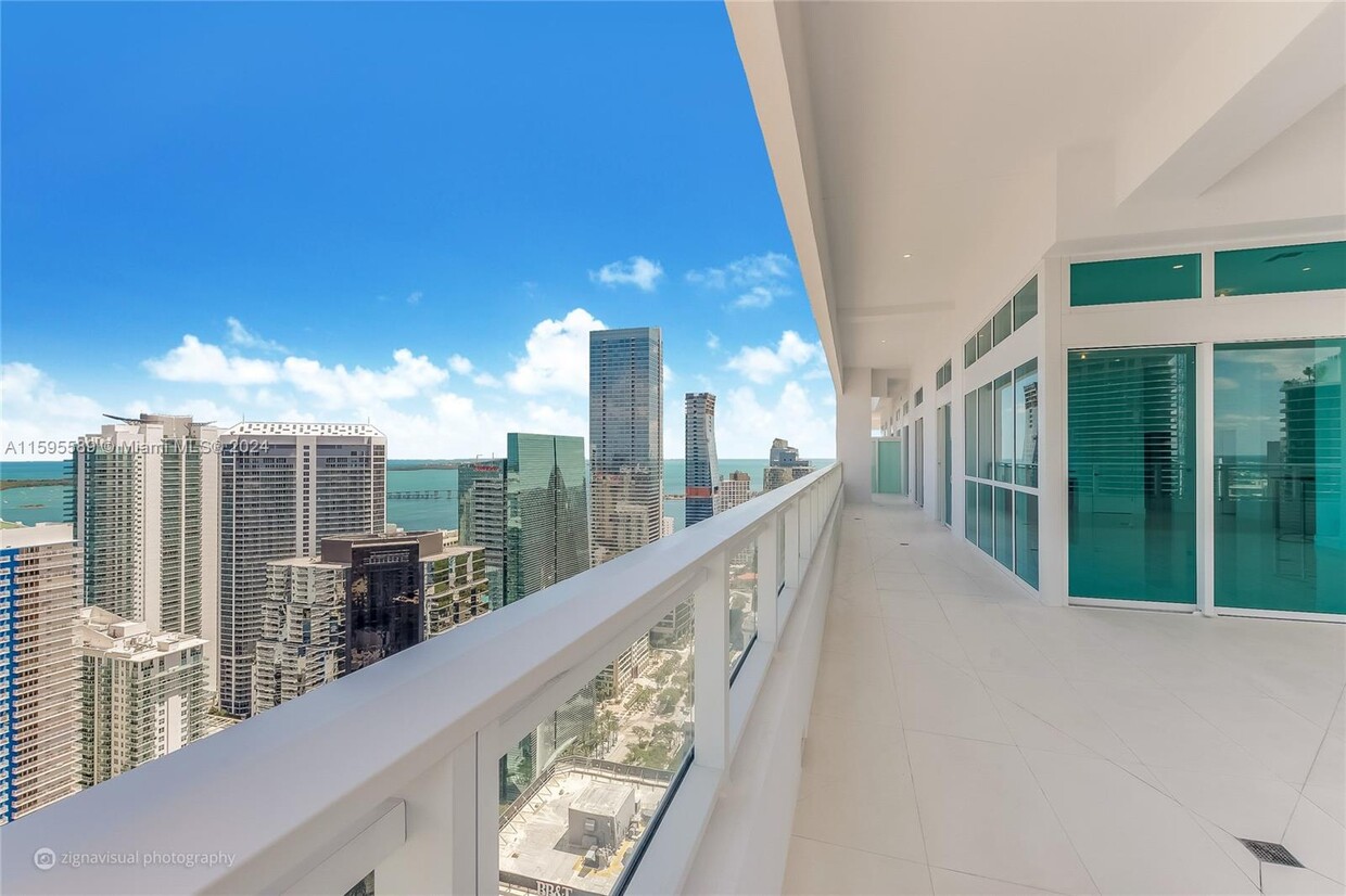 Foto principal - 1080 Brickell Ave