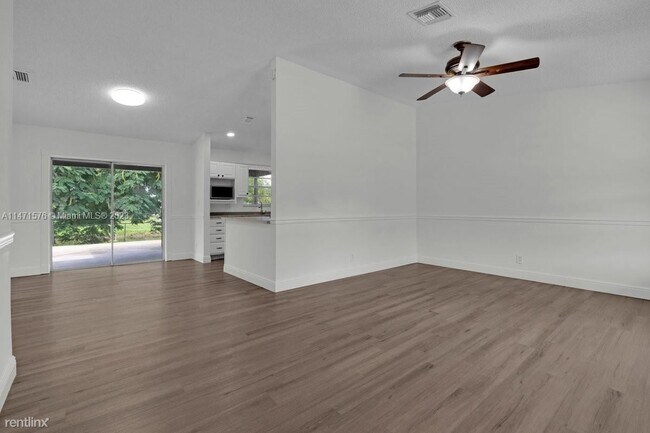 Building Photo - 3 br, 2 bath House - 6620 SW 6th St