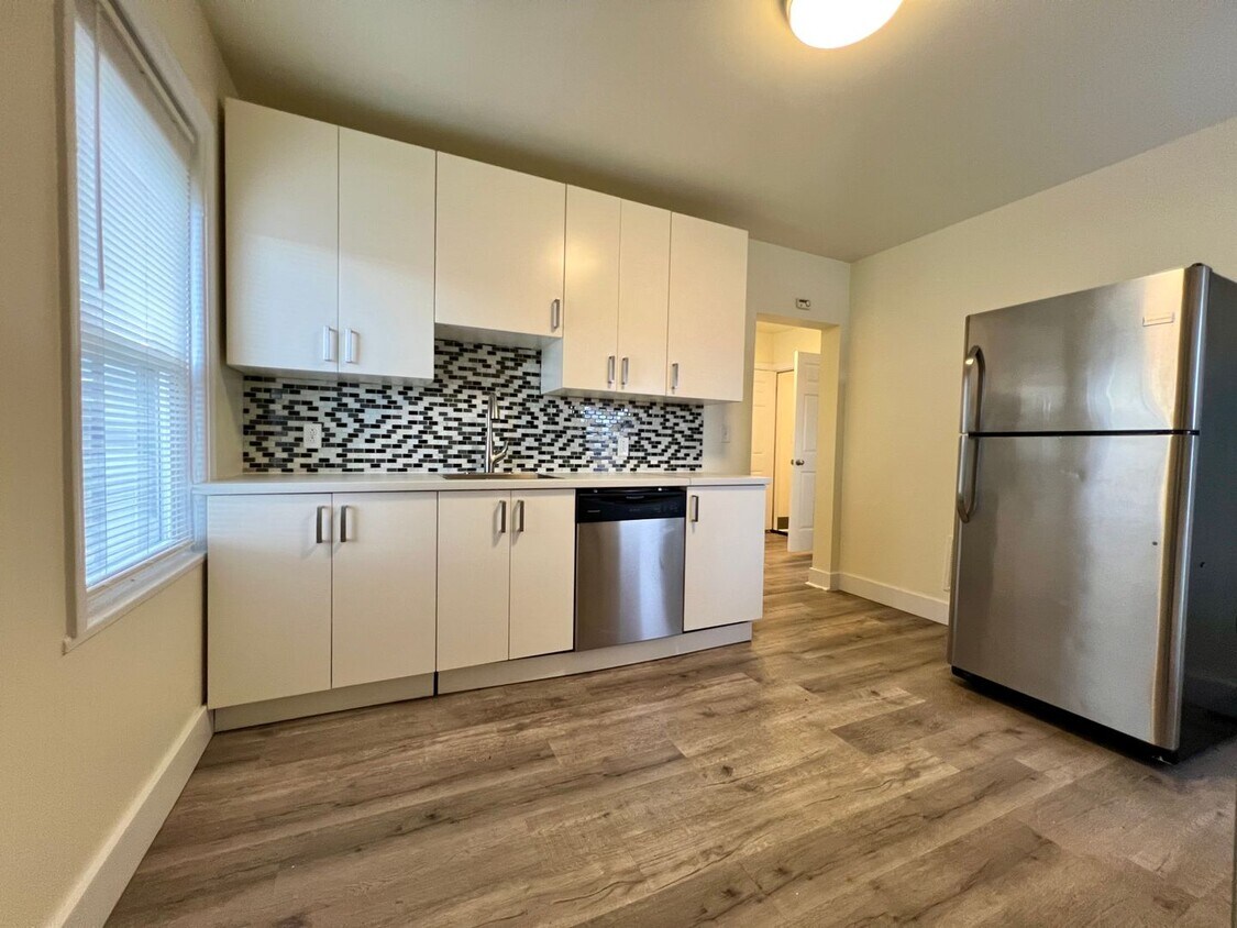 Primary Photo - 3 / 4 Bedroom , 2 full Baths Apartment in ...
