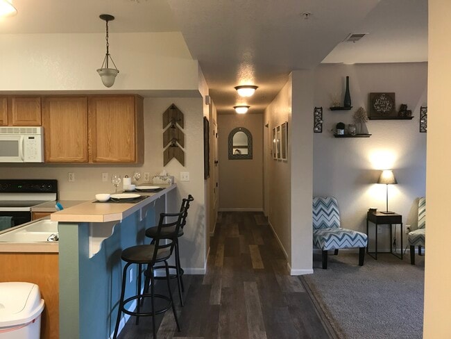 Building Photo - 3945 Landings Dr