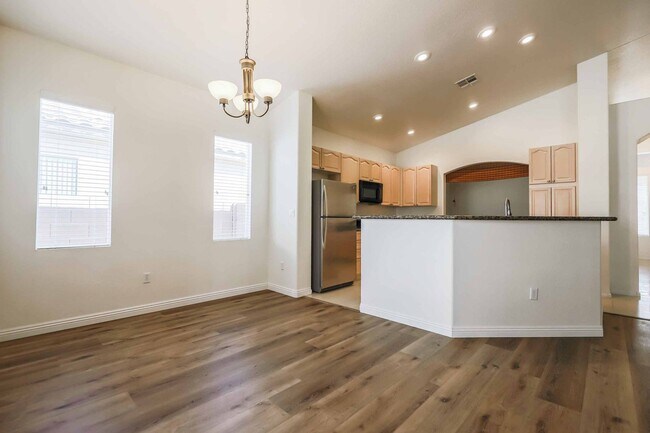 Building Photo - Shadowbrook Springs