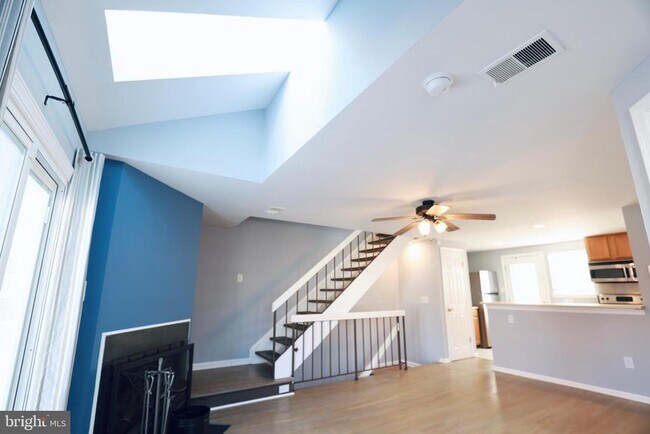 Foto del edificio - 4393 Pembrook Village Dr