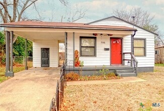 Building Photo - 506 Goodnight Dr