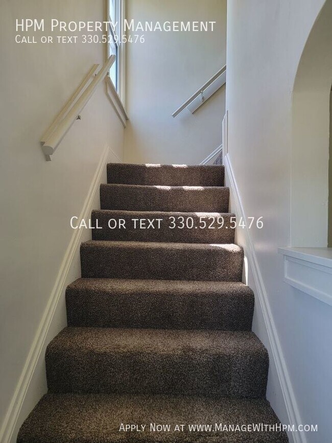 Foto del edificio - 2 bedroom 1.5 bath house in Akron