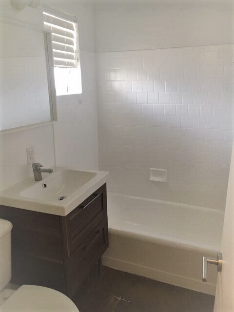 Bathroom - 746 W Turney Ave, Apt 3