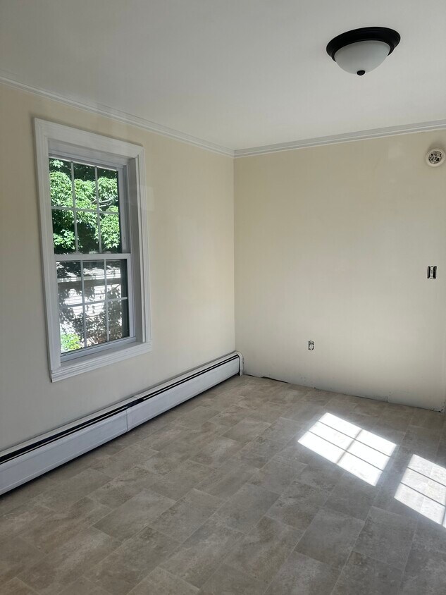 19 Thorndike St Unit 1, Concord, NH 03301 Apartments in Concord, NH