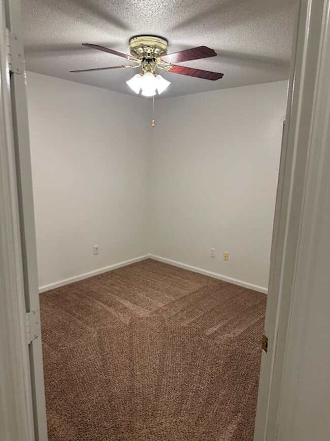 Building Photo - 2507 Woods Edge Cir