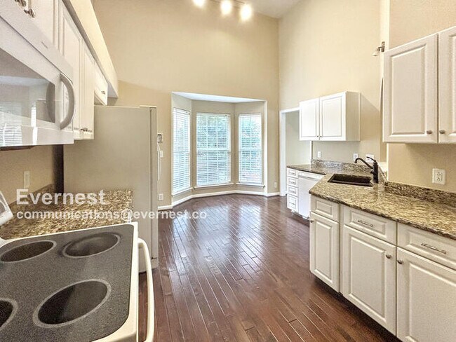 Foto del edificio - 6752 Sugar Hill Dr