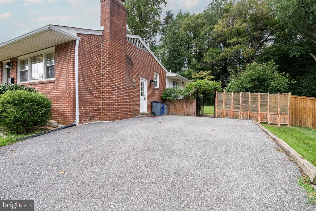 Primary Photo - 605 Kingsley Rd SW