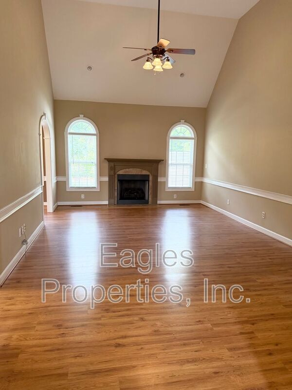 Foto del edificio - 201 Autumn Ridge Dr