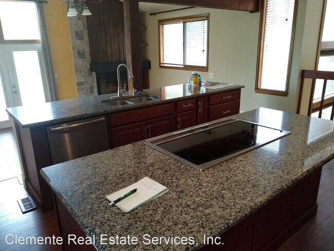 Foto del edificio - 4 br, 4 bath House - 1 Broadmoor Hills Dr.