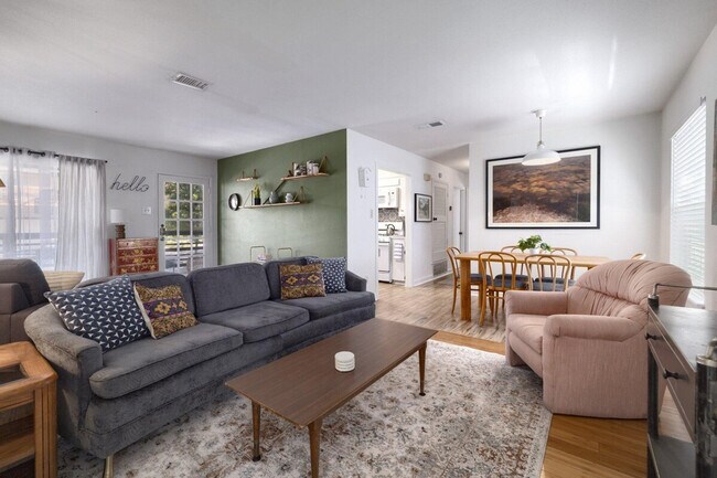 Foto del edificio - 2806 Rae Dell Ave