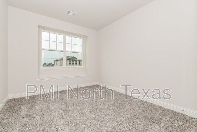 Foto del edificio - 3112 Cordelia Dr