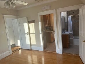 Building Photo - 160 Washington St