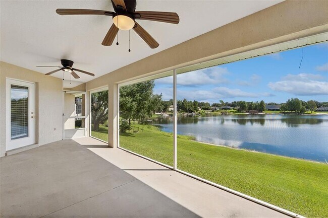 Foto del edificio - 11230 Lake Katherine Cir