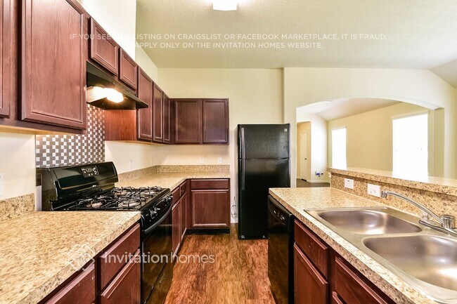 Foto del edificio - 6107 El Granate Dr