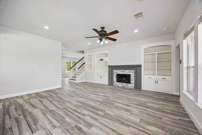 Foto del edificio - 3214 Trotwood Ln