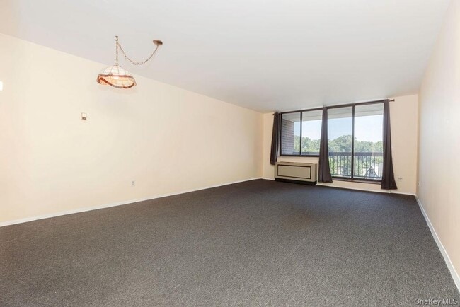 Building Photo - 1374 Midland Ave