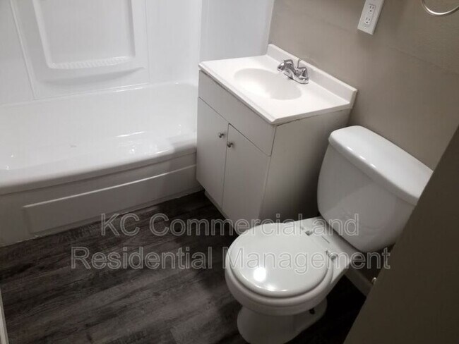 Foto del edificio - 8511 Crystal Ave