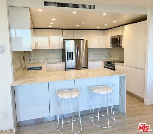 Building Photo - 2 br, 2 bath Condo - 2160 Century Hl # 1109