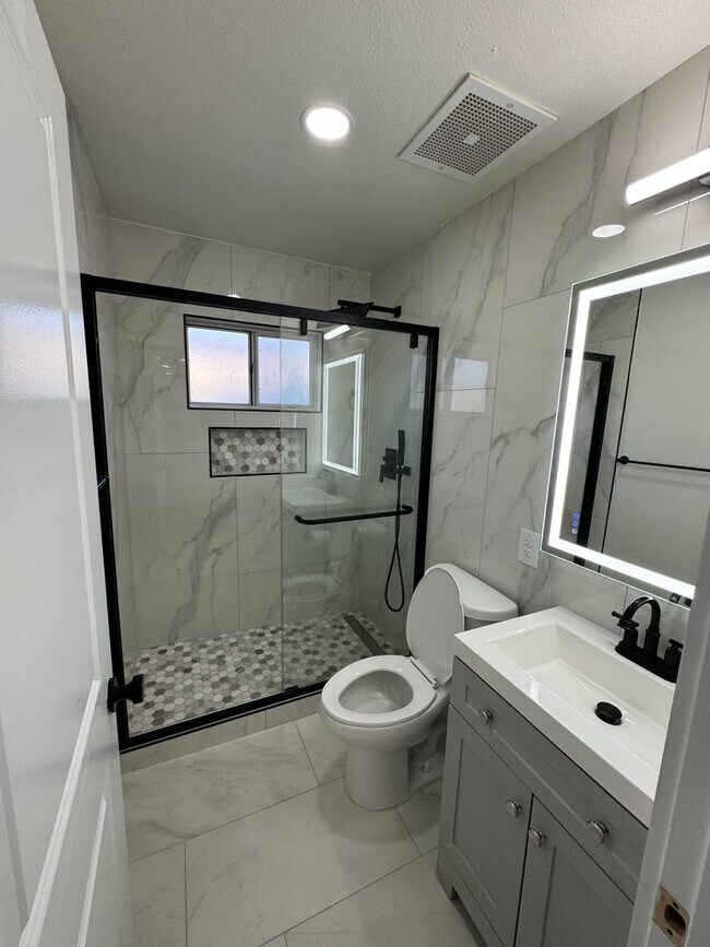 Foto del edificio - Beautiful 3 Bedroom 2 Bathroom Single fami...