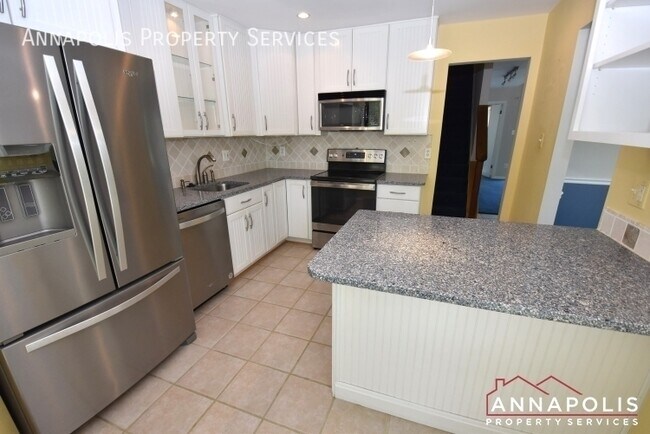 Building Photo - 932 Yachtsman Way