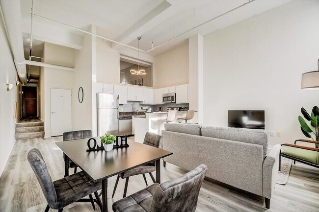 Foto del edificio - 50 N Illinois St