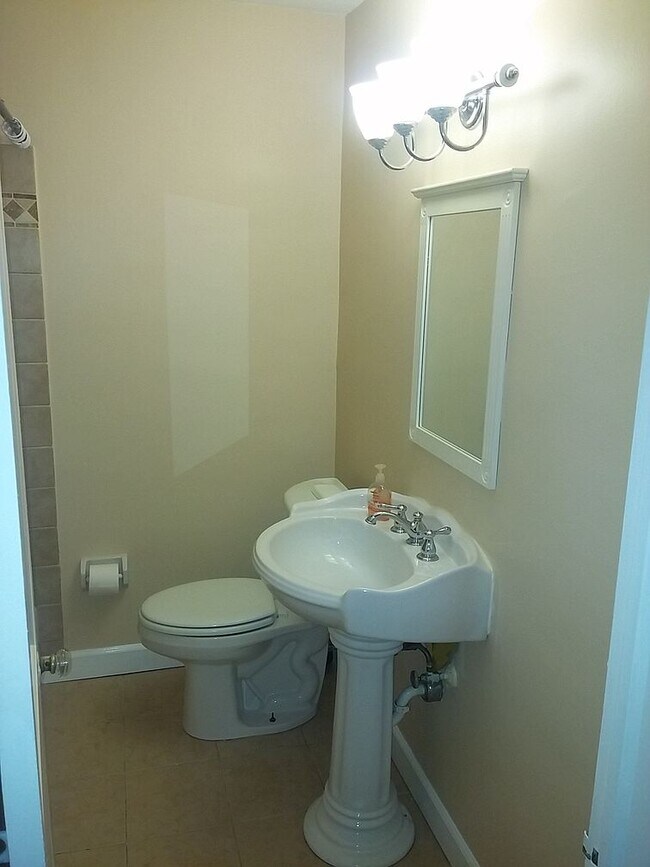 Building Photo - 424 Joplin St