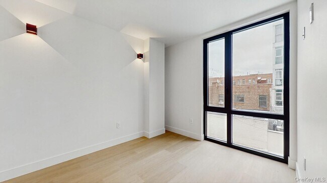 Foto del edificio - 32-57-57 38th St