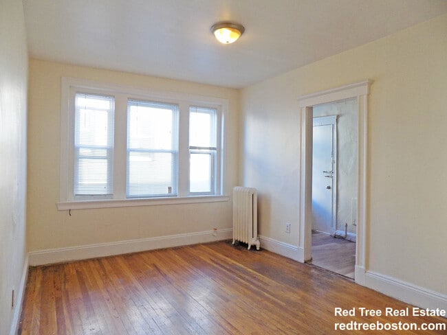 Building Photo - 244 Kelton St