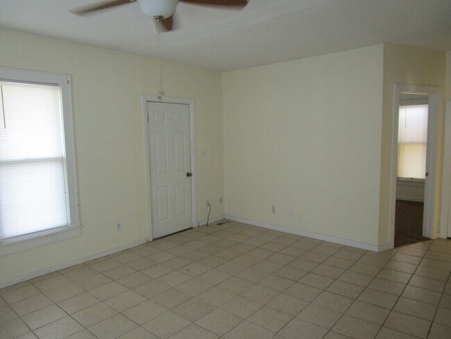 Foto del edificio - Updated 3 bedroom 1 bath home