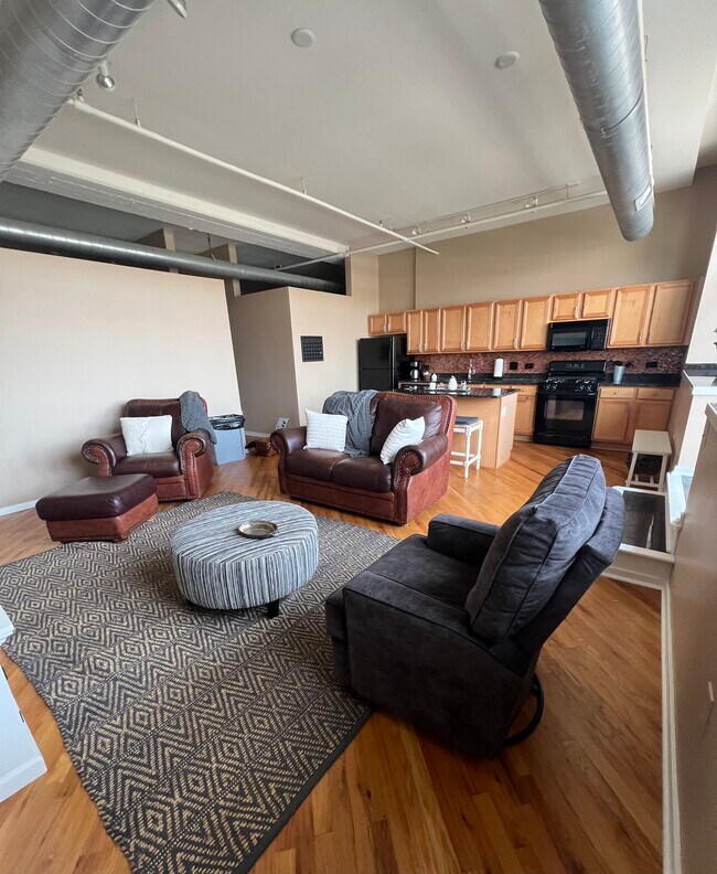 Foto del edificio - 2015 Grand Blvd