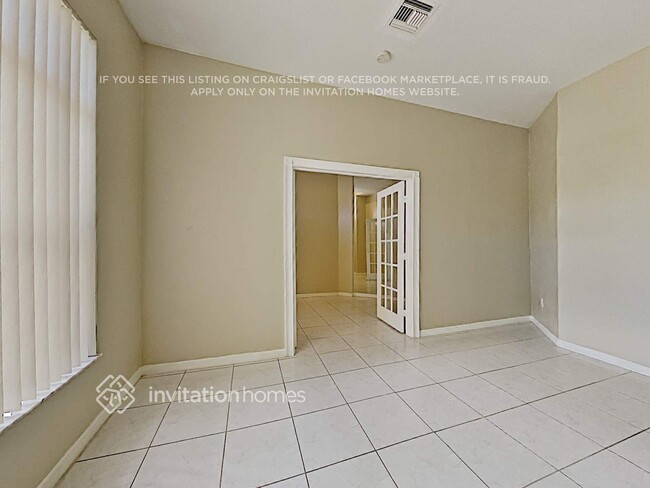 Building Photo - 1422 SW 158th Ave