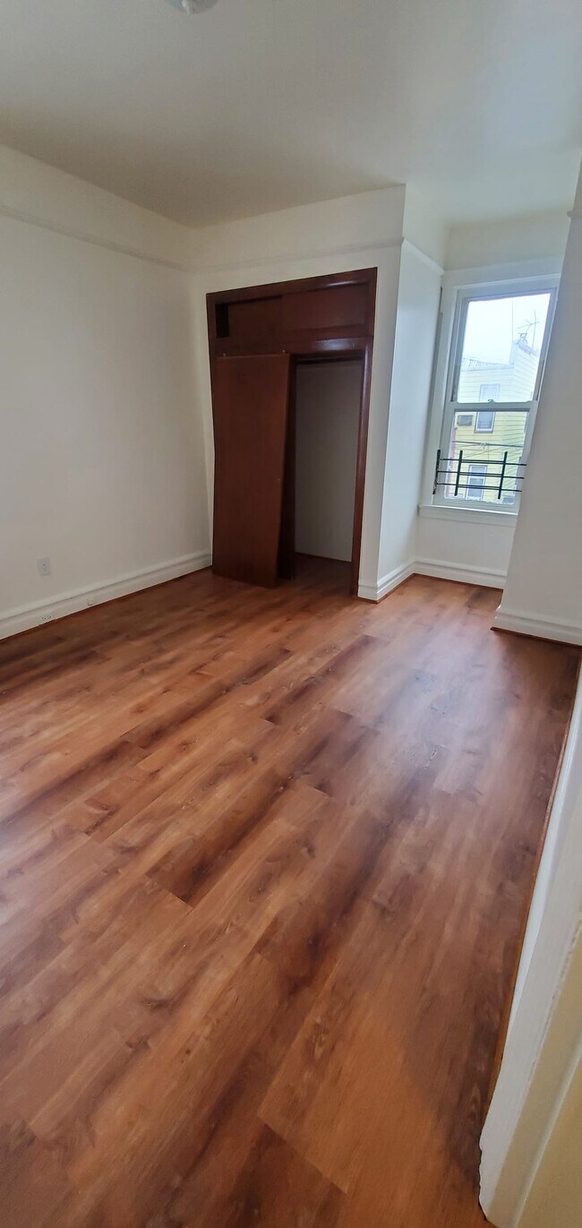 61 Lincoln Ave, Brooklyn, NY 11208 Townhome Rentals in Brooklyn NY