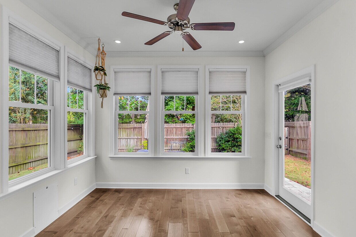 Primary Photo - 4 Bed 3 Bath on Tepal - NEW