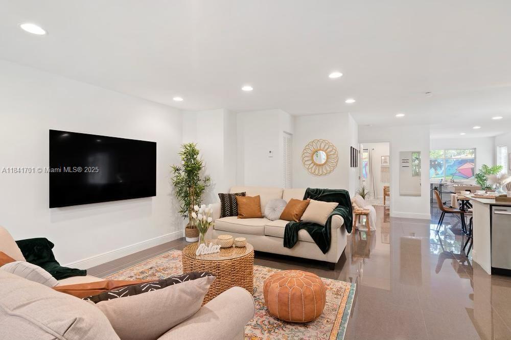 Foto principal - 258 NW 41st St
