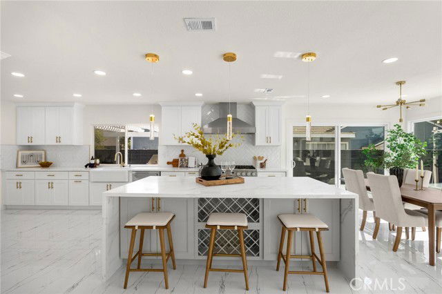 Building Photo - 6191 Jacaranda Ln