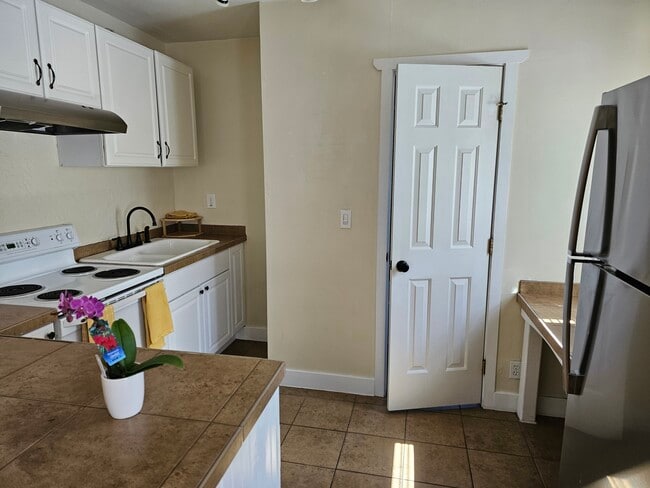 Photo - 2826 W Platte Ave Apartment