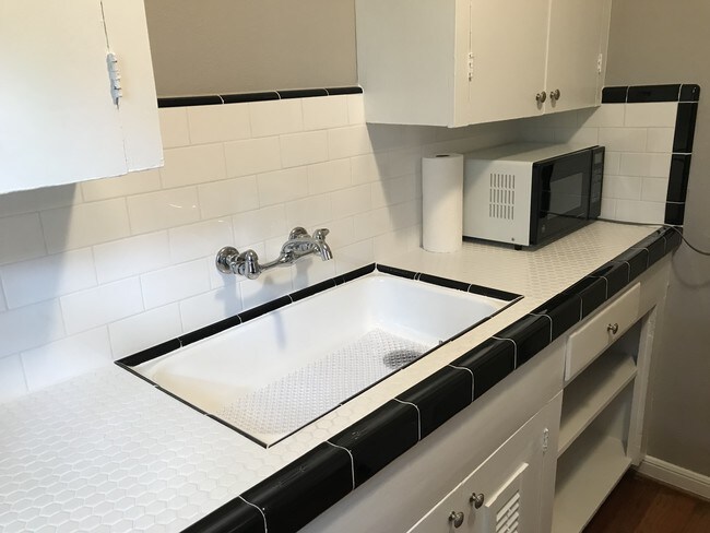 New Kitchen Tile - 4710 Mt Vernon St