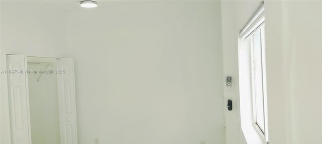 Building Photo - 14552 SW 158th Ct