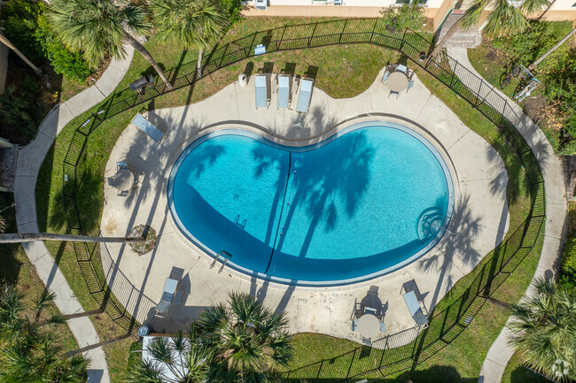 Pool - The Villas Apartments