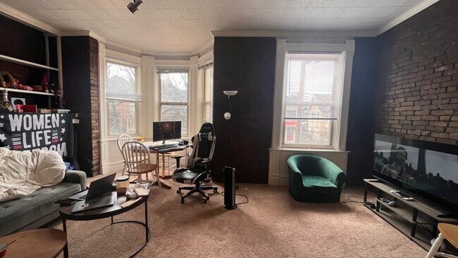 Foto del edificio - 627 S Negley Ave