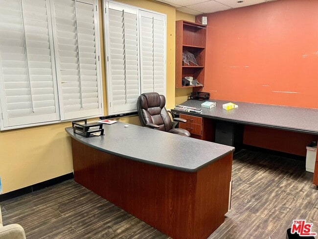 Building Photo - 7353 Canoga Ave